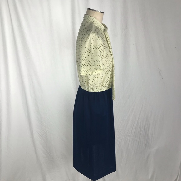 😍 Vintage Ivory & Blue Dress - Picture 3 of 8